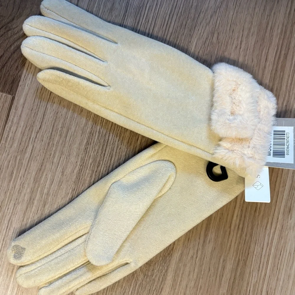 NWT!  Smart Touch Ivory Gloves with Faux Fur Trim Cuff Cream Tech Classic